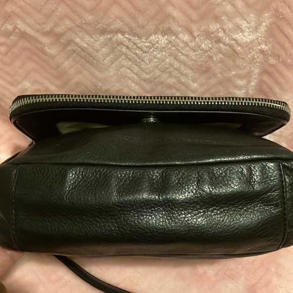 Margot genuine leather crossbody bag - Picture 4 of 17